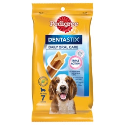 PEDIGREE® DENTASTIX Dog Treats Daily Oral Care Medium Dog 7 Sticks image